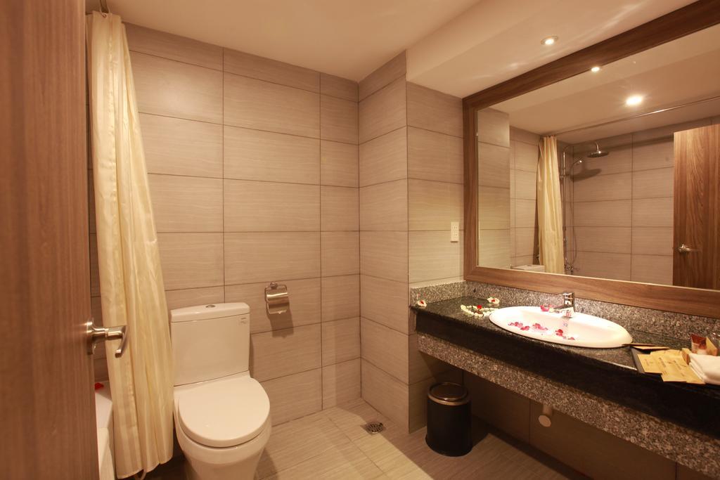 הו צ'י מין סיטי Minh Tam Hotel & Spa 3/2 מראה חיצוני תמונה