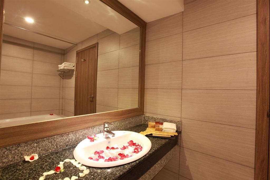 הו צ'י מין סיטי Minh Tam Hotel & Spa 3/2 מראה חיצוני תמונה