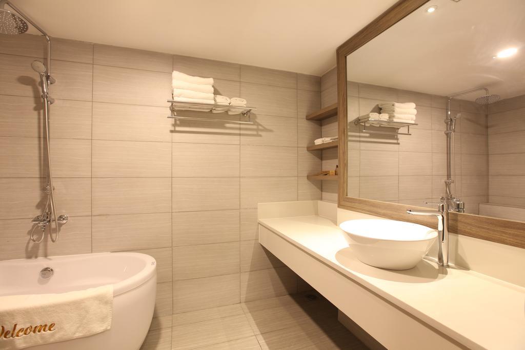 הו צ'י מין סיטי Minh Tam Hotel & Spa 3/2 מראה חיצוני תמונה